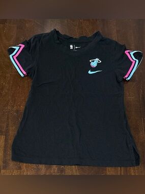 Nike NBA Miami Heat Short Sleeve Shirt Women’s Size XS